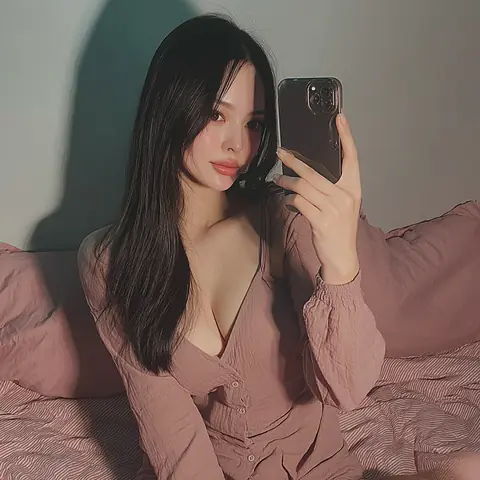 Kim Kita, gallery portrait 5 of 6